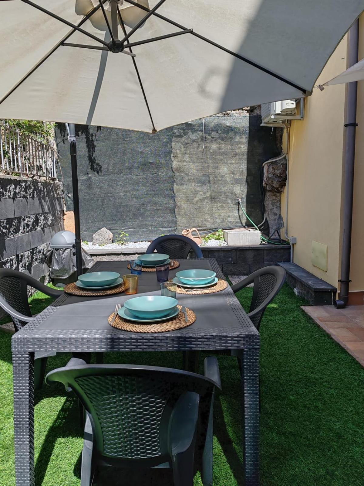 Etna Garden House: Oasis In The Heart Of Catania Villa Bagian luar foto