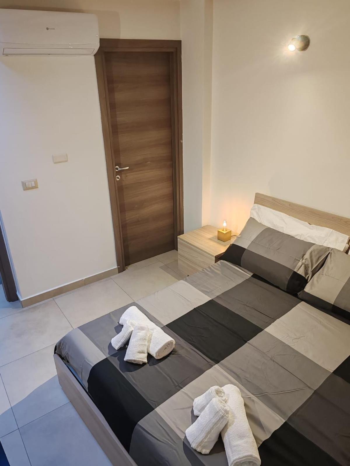 Etna Garden House: Oasis In The Heart Of Catania Villa Bagian luar foto
